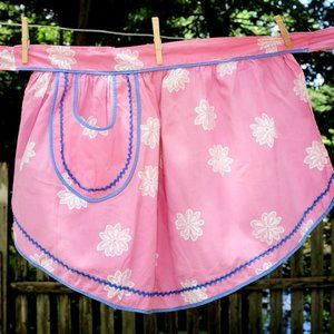 VTG Pink Cotton Apron White Flowers Baby Shower